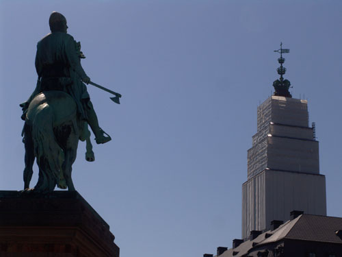 Статуя короля Фредерика V, верхом на коне