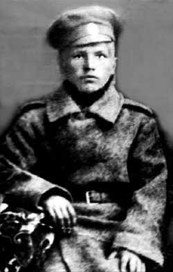 Иван Двоеглазов, будущий отец Иоанн, <br />
на фронте, 1916 год